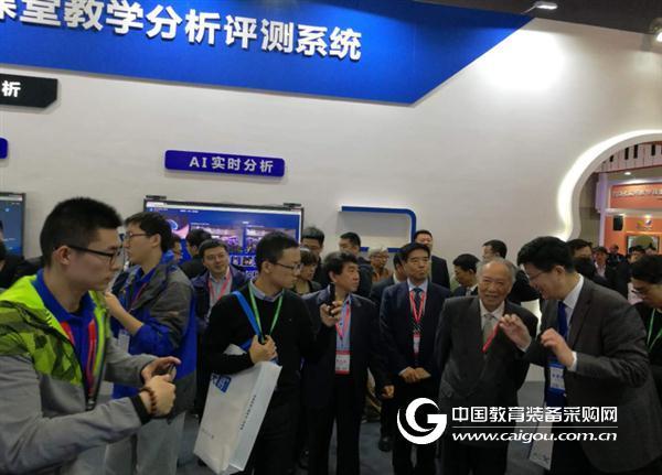73届教装展,中庆人工智能引领录播新应用