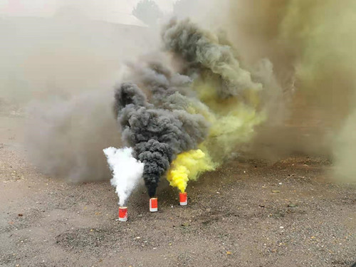 发烟量很大的消防演练用发烟罐子颜色很多烟雾罐彩色烟雾