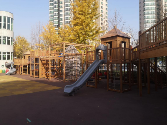 北京鑫特乐携手中国人民大学幼儿园，共建优质户外游乐环境