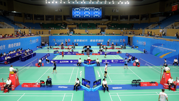 广西大学综合体育馆：多功能场馆迎接全国首届学青会羽毛球比赛
