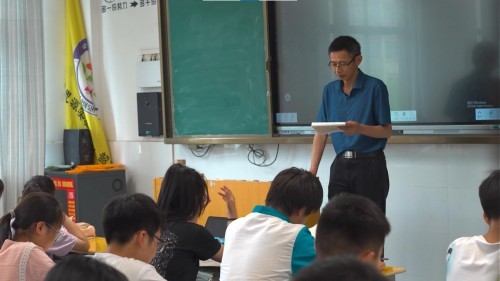 “AI”助學:科大訊飛AI學習機持續收獲教師學者認可