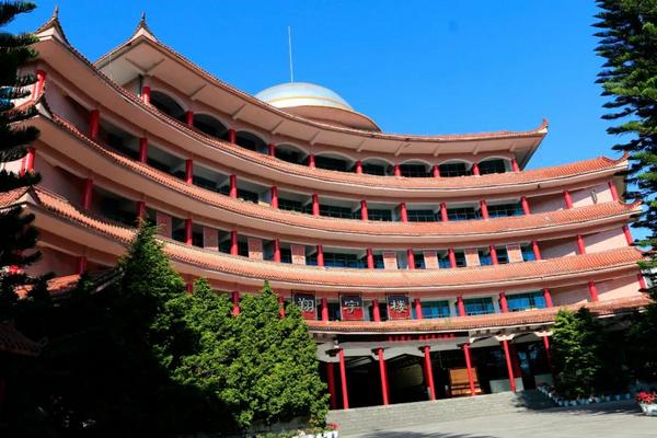 保倫電子itc攜手全國百強高中貴州省興義八中，聲動知識傳承，開拓學生無限視界！