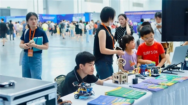 第六屆全國青少年人工智能創新挑戰賽智慧農場決賽圓滿落幕，創造栗放飛科技夢想！