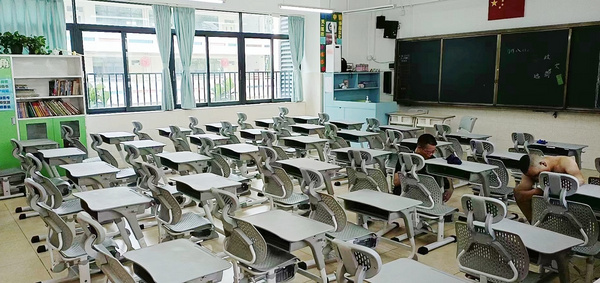 富桂通新結構課桌椅，為孩子的校園生活增添一抹繽紛