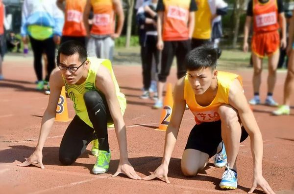 黑龙江工商学院：多功能体育场馆，让你变更好！