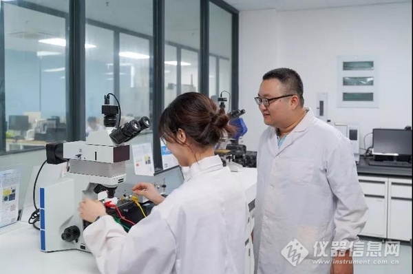 【赛纳斯】首席科学家李剑锋教授沉潜“增强拉曼光谱技术” 十一年又磨一剑