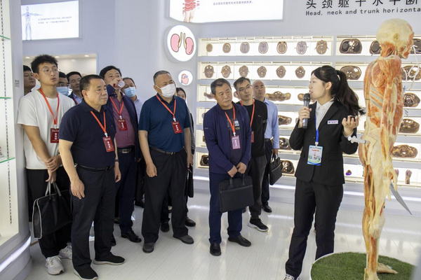 河南省高?！耙徽臼健睂W生社區綜合管理模式建設工作推進會召開