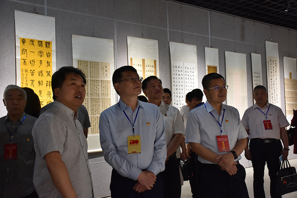 慶祝中國共產黨成立100周年河南省中小學墨香書法展示活動暨書法教育現場會舉行