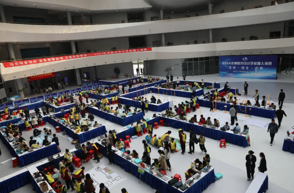 2024年阜陽市中小學機器人競賽在阜陽市科技館成功舉辦