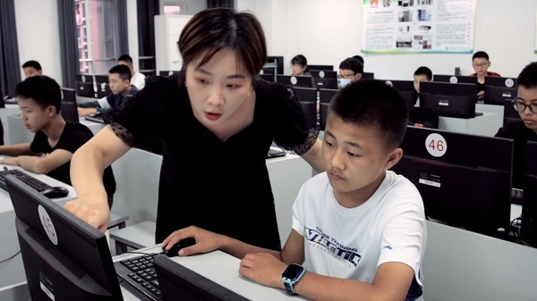 鴻合科技以公益之心，助推教育扶貧與鄉村振興