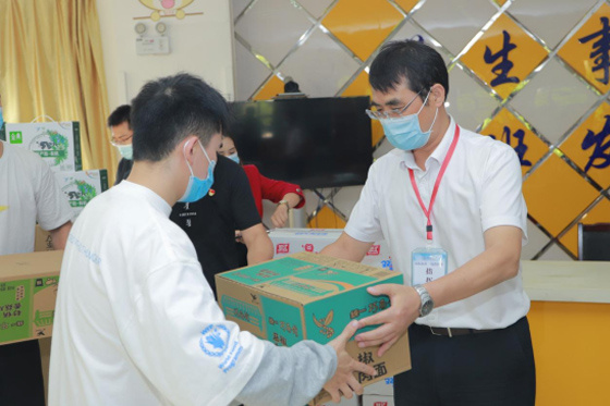 貴州醫科大學：愛心物資送一線 領導慰問暖人心