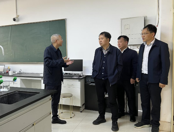 湖南農業大學校長鄒學校院士一行到云南民族大學交流指導