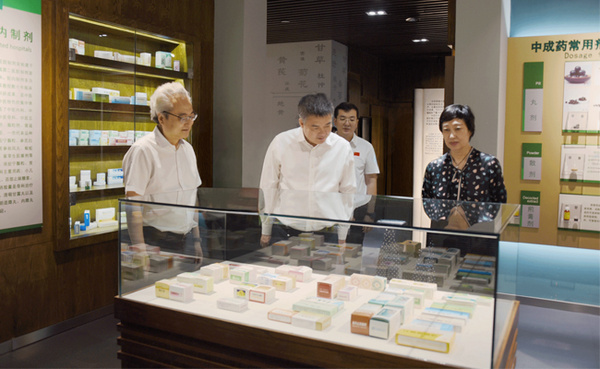 团省委书记徐长勇一行来黑龙江中医药大学调研