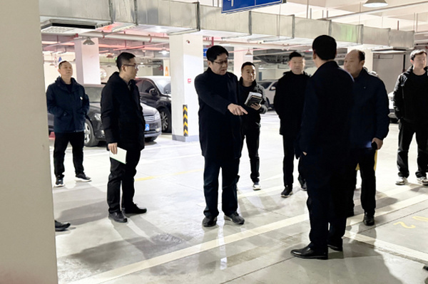 河南城建學院副校長陳松濤實地檢查指導校園安全工作