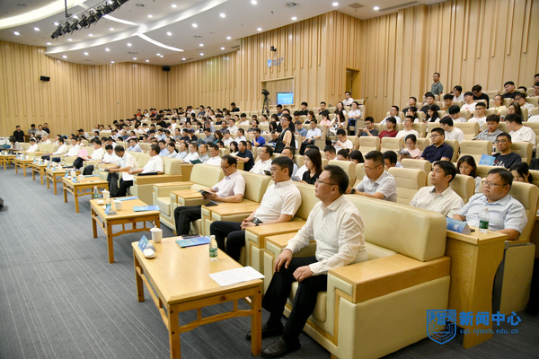 南京工业大学与南京江北新区举行校地融合发展战略合作签约仪式