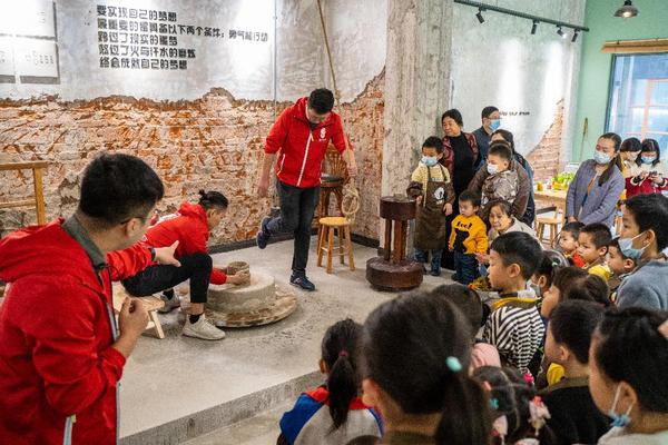 廣東省佛山市民辦教育協會“陶藝教育專業委員會”正式成立，授牌儀式圓滿成功!