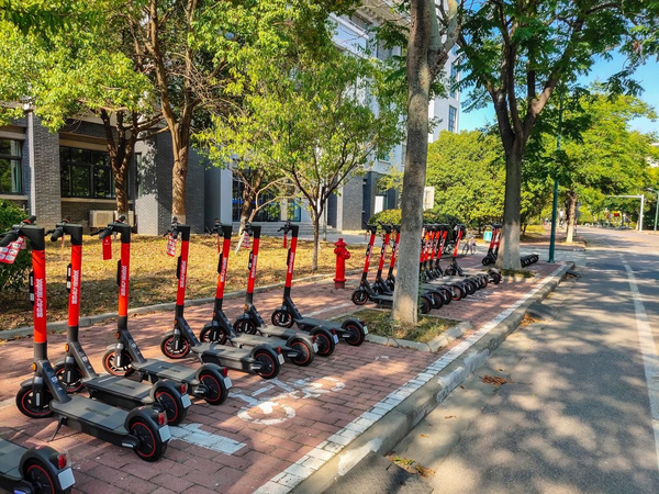 高校入駐，助力出行｜九號輕騎共享滑板車正式入駐南京曉莊學院