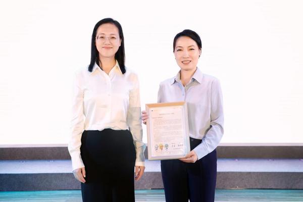浙江外國語學院“小青荷”出征！