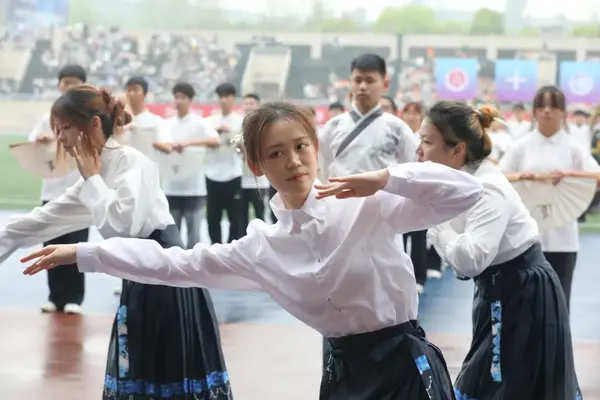 重慶師范大學舉辦第五十七屆春季田徑運動會