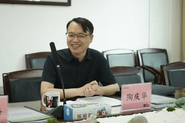 專家調研指方向，科學教育賦能——全國中小學科學教育實驗區專家蒞臨容山中學調研指導