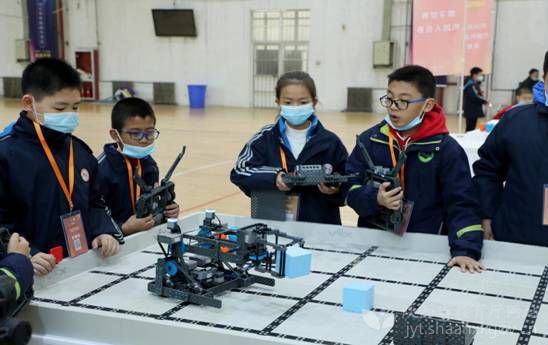 陕西省中小学电脑制作活动机器人人工智能省级决赛举办